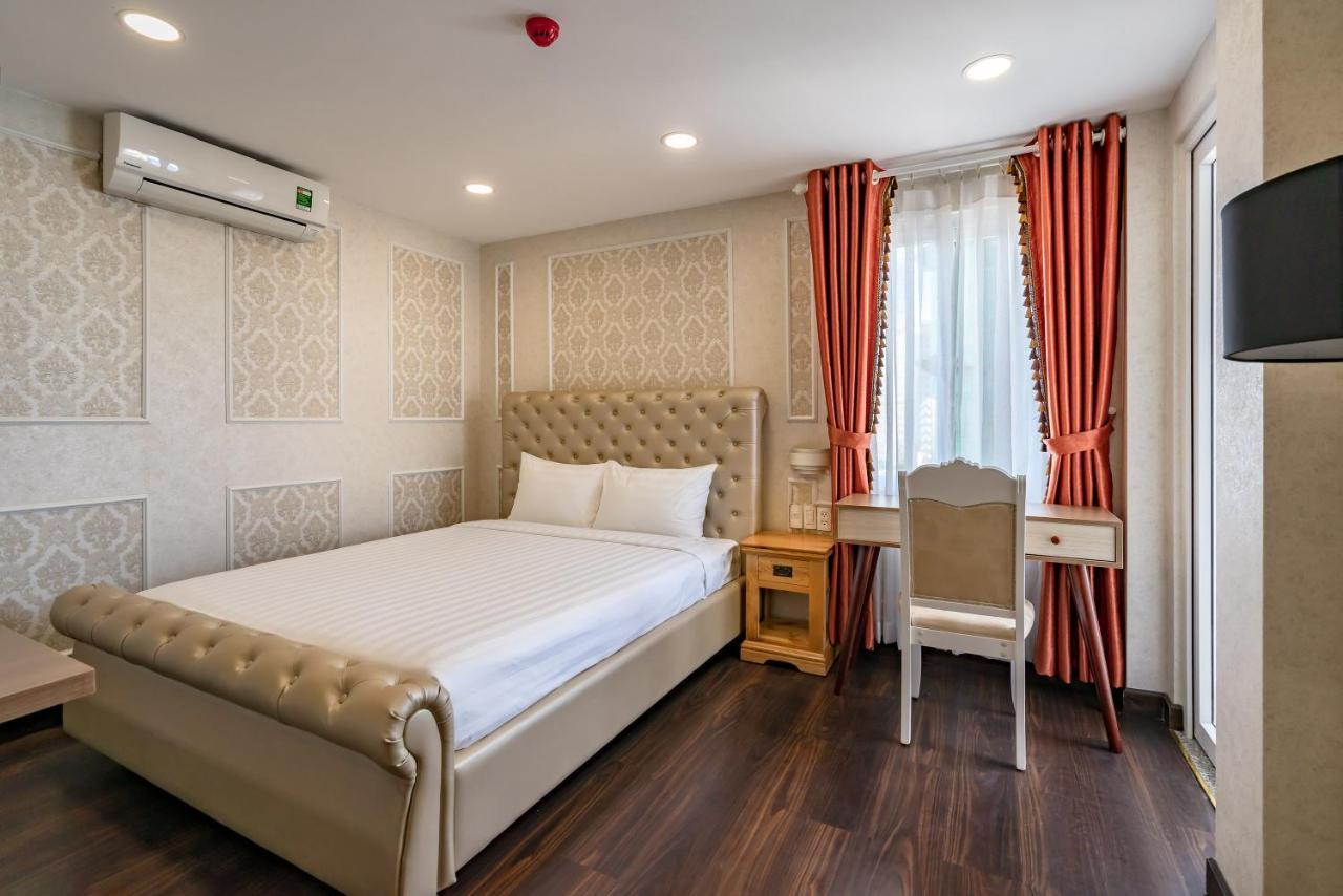 Emerald Khách sạn 3*