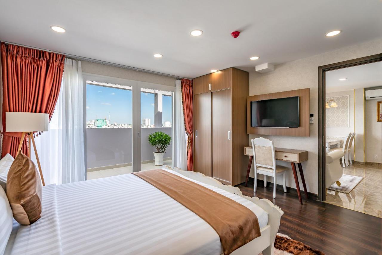 Khách sạn Emerald 3*