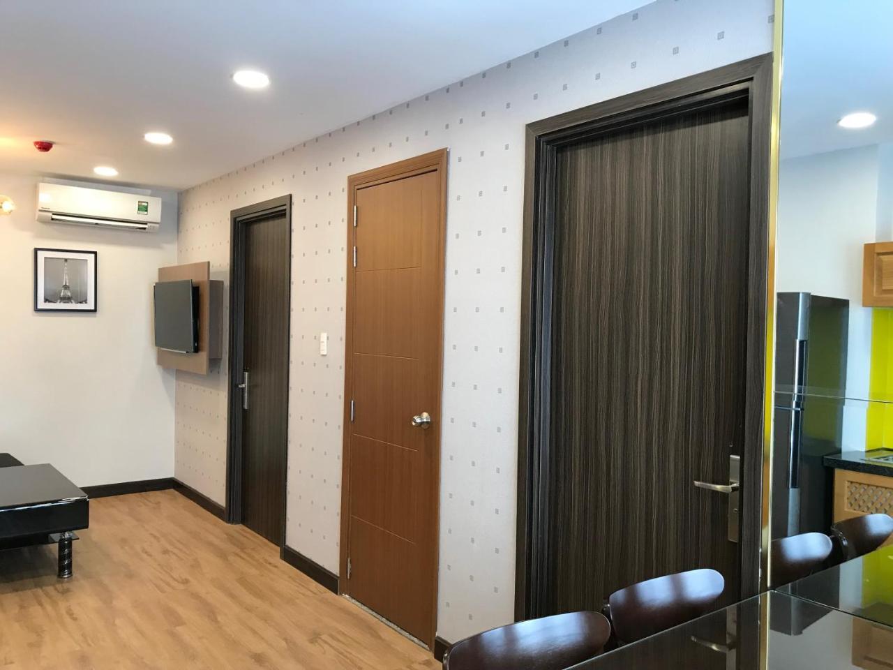 Khách sạn Emerald 3*