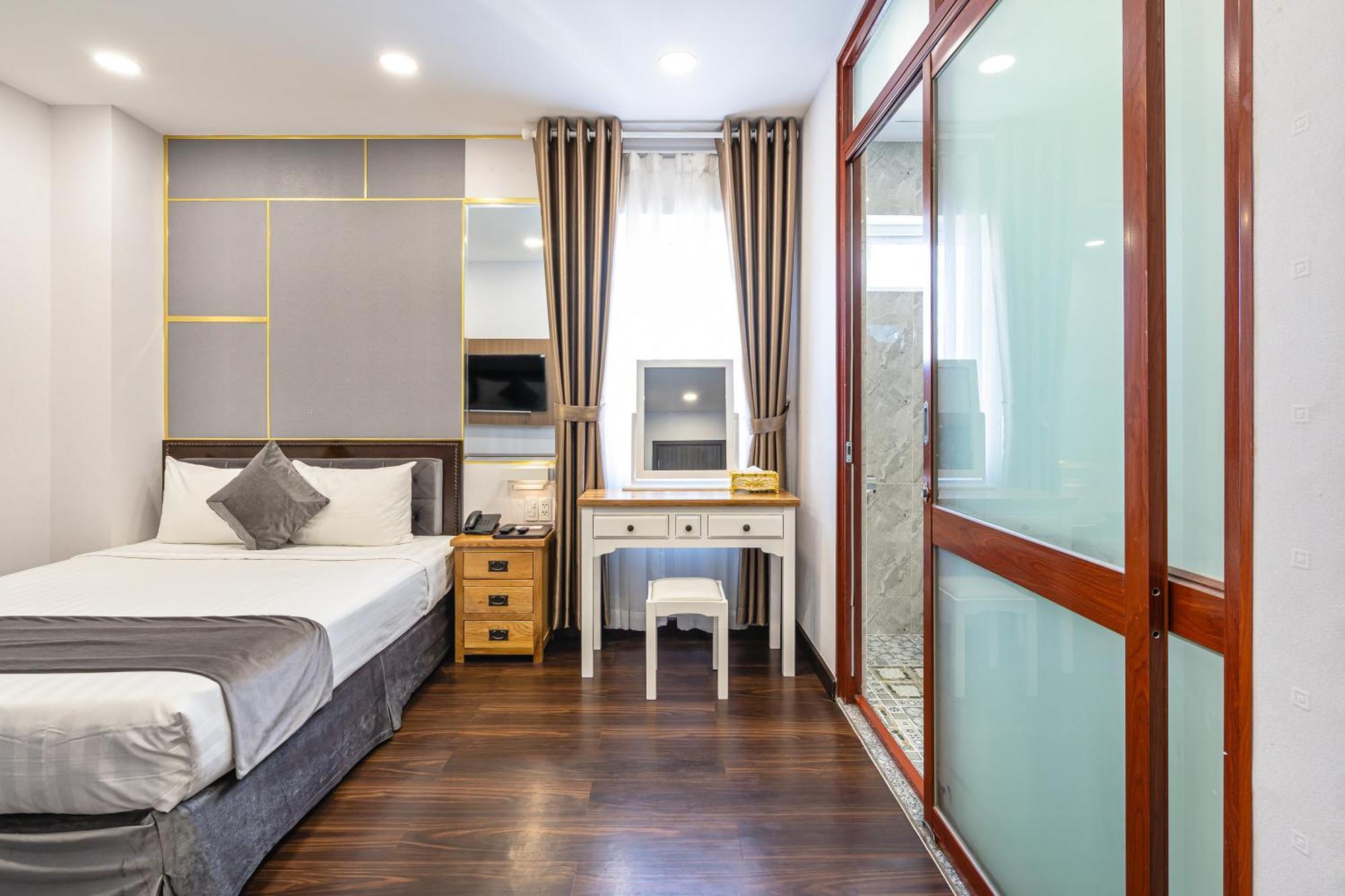 Emerald Khách sạn